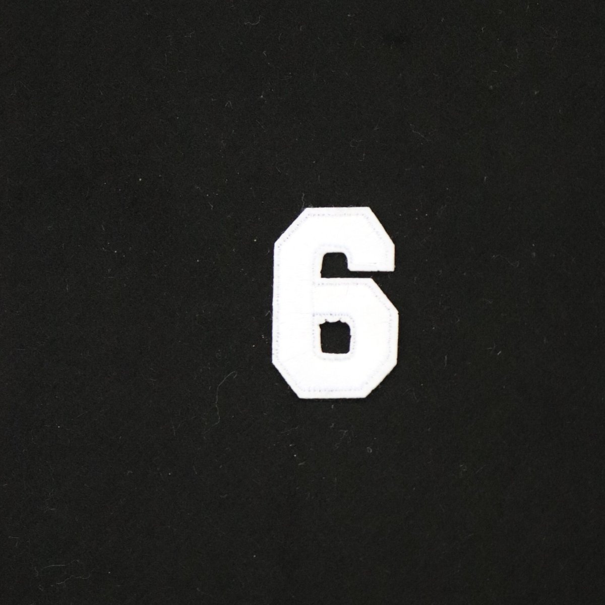 Numero ricamato termoadesivo 6