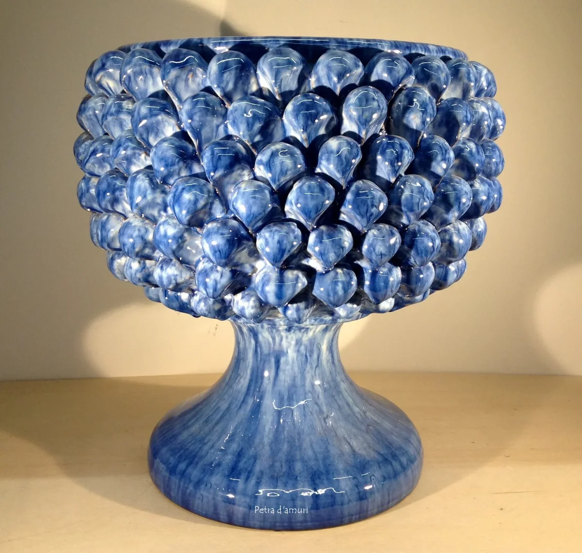 Mezza Pigna Porta Piante Bluette sfumato in Ceramica siciliana di Santo Stefano di Camastra H 30 cm Hand Made in Sicily